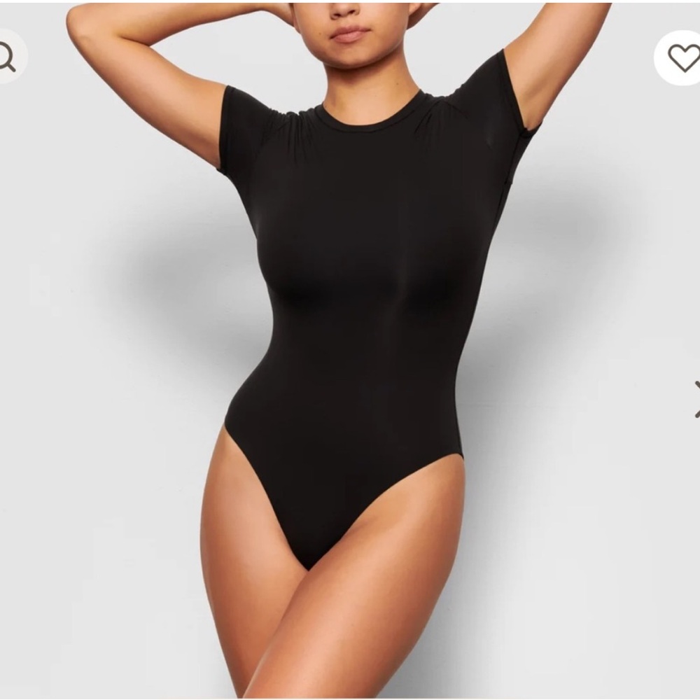Skims first everybody T-SHIRT BODYSUIT
